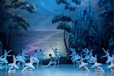 Московский государственный театр балета представит «Лебединое озеро» в Иркутске